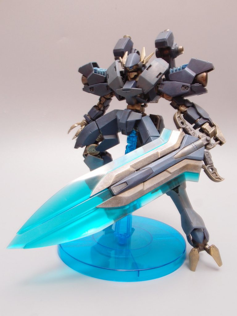 PD世界では殆ど失われた、高エネルギー状態の粒子で形成される近接格闘戦用武装。