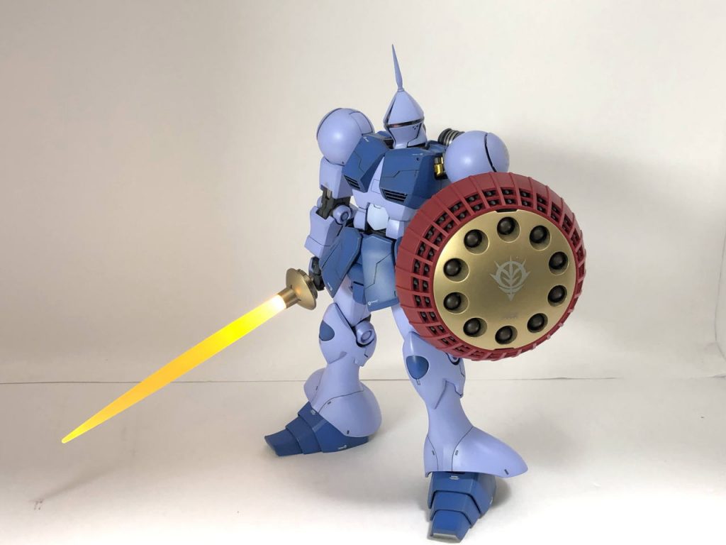 シールドのゴールド部は光沢仕上げです。