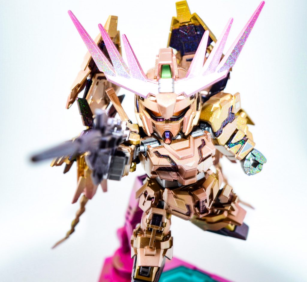 サイコフレームはガイア・メタリックプリズムアズライトルビー。