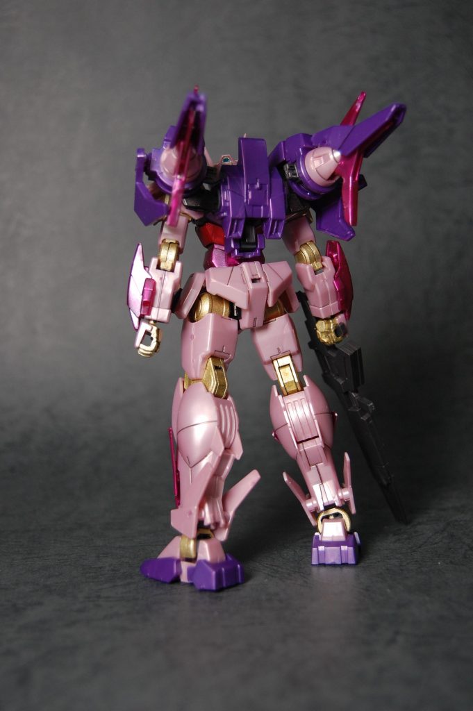 関節はゴールドでゴージャスに！