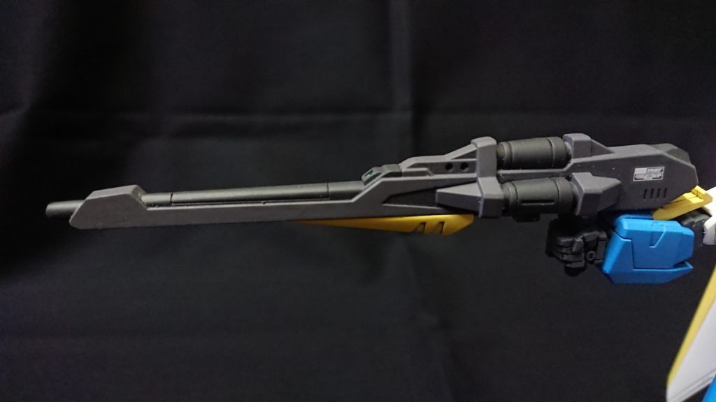 バックパックの一部とバスターライフルの塗り分けをマスキングで頑張った
バスターライフルは塗装直後にポロったので塗り直し(cry)