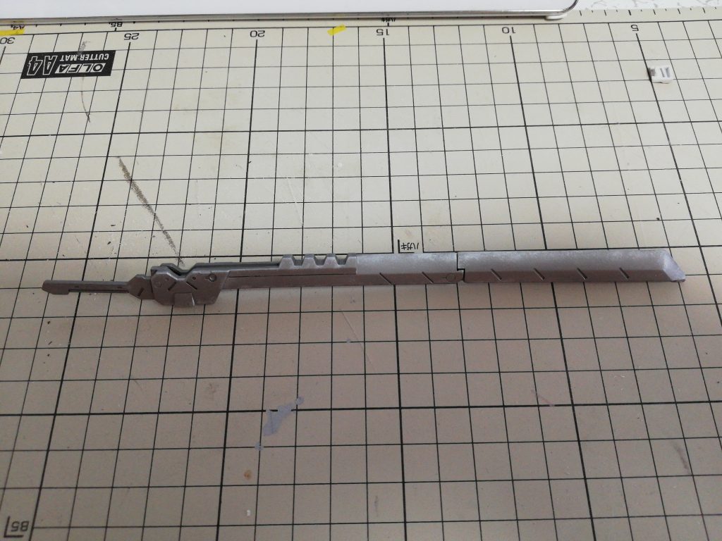 デモリッションナイフの刃を尖らせるのに苦労しました。