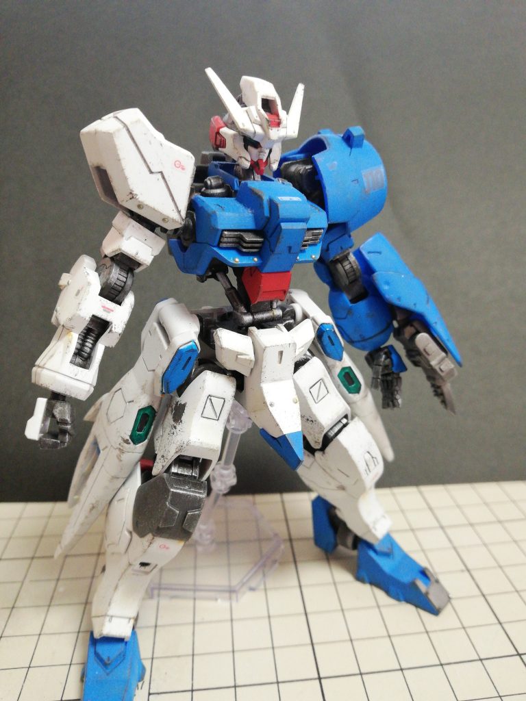 申し訳程度のメタル装飾