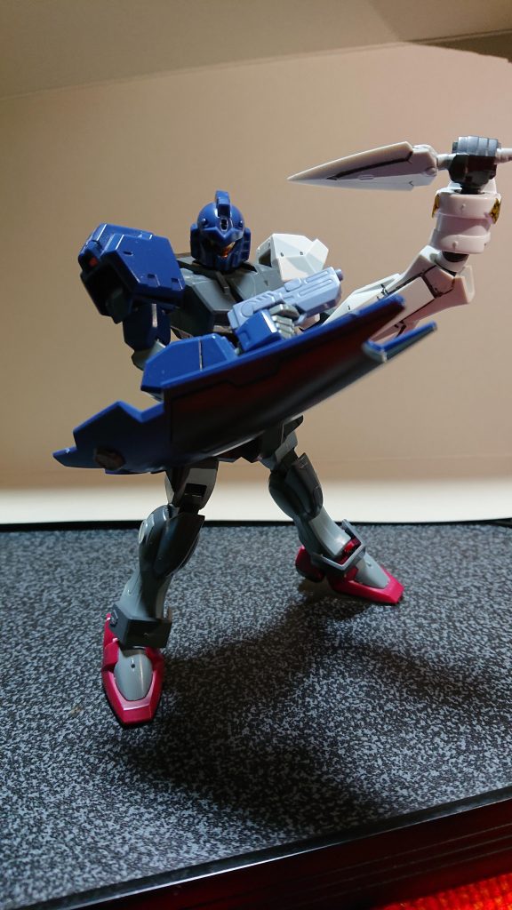 基本武装はショートビームガン
レフトナックル
ショートダガー