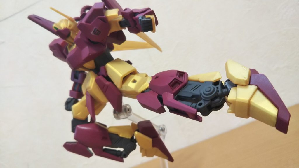 恒例のシャアキック！