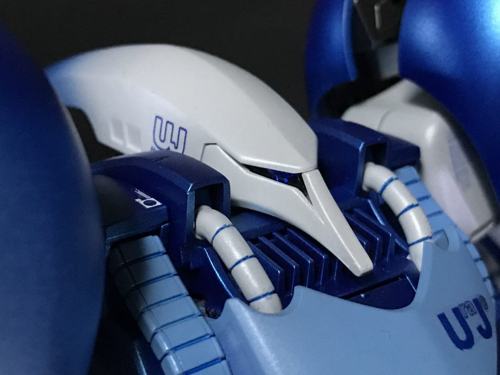 ツインアイは曜ちゃんと同じ青に。ほとんど見えませんがwww