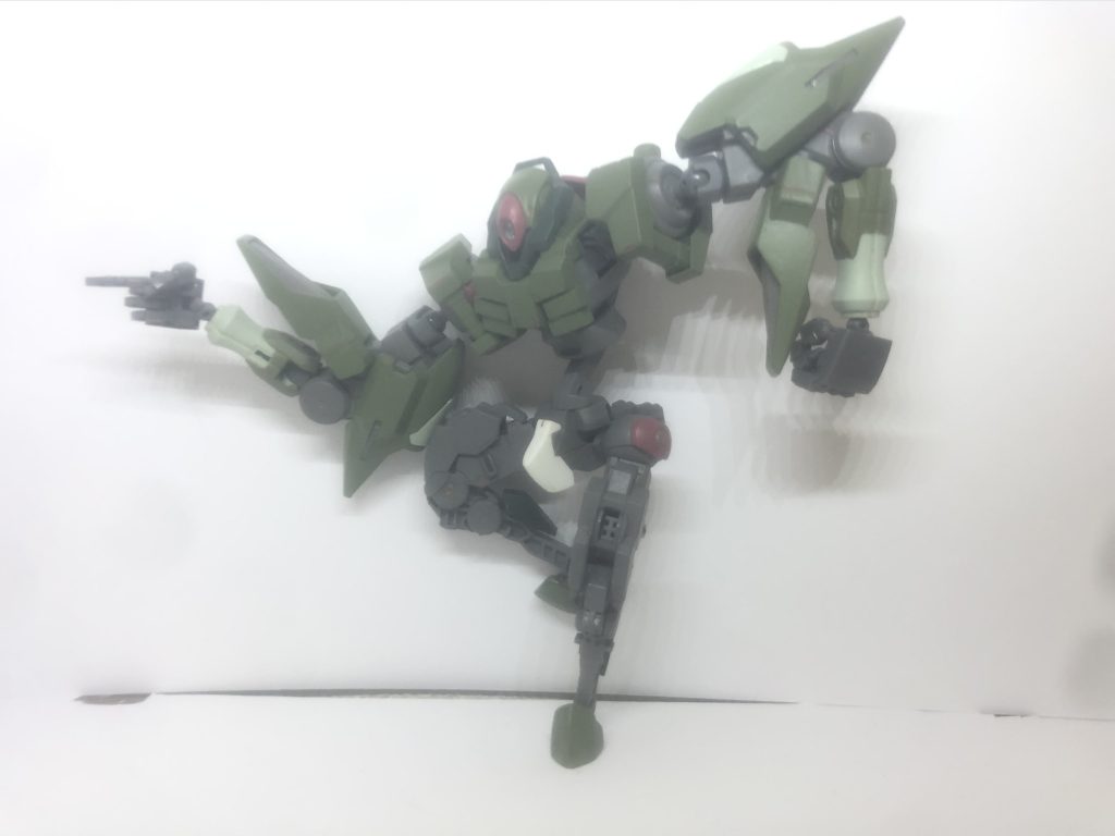 最近話題のあのポーズもなんのその。
あと今更ですが撮影カメラも持っておらず、撮影はスマホ(壊れかけ低画質)、ポージングも下手なんです。許してくださいなんでもs(ry