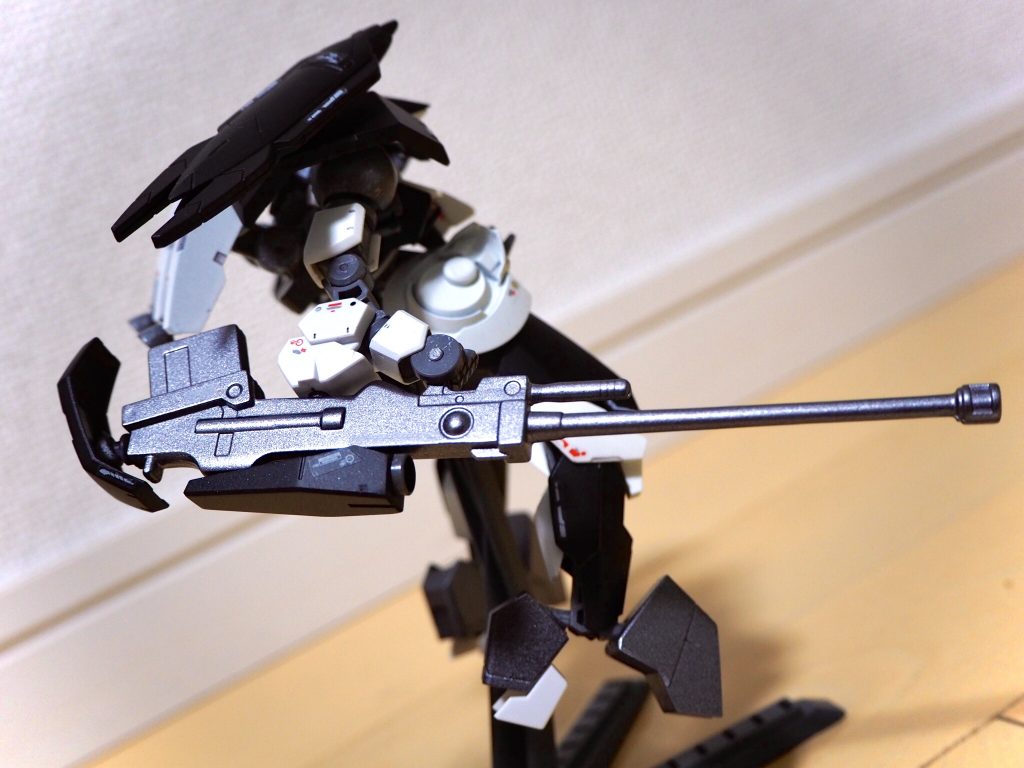 ロングレンジ・カノン
高精度カメラの搭載による遠距離での精密射撃を可能とした砲。
小惑星帯での艦船の狙撃などが主な用途。