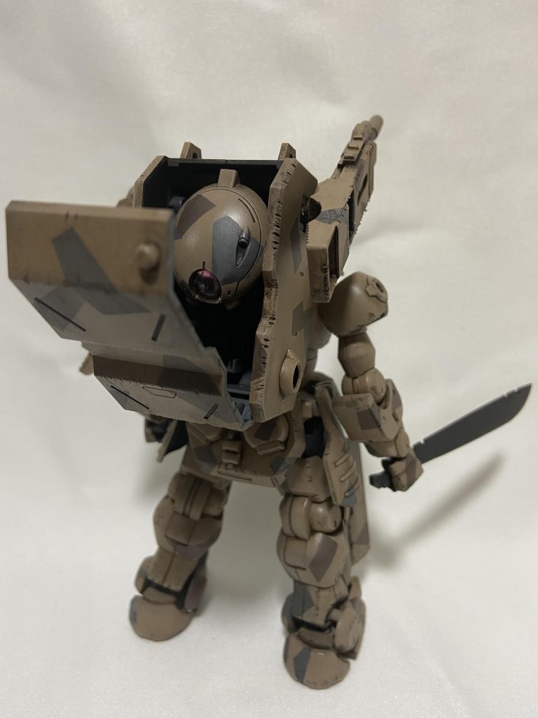 バックショットもさらに。今回は形を誤認させるための迷彩「スプリッター迷彩」を採用。大きい機体なので白兵戦を視野に入れるとこの迷彩が最適解かな？と考えましたがもっと大胆に展開すれば良かったと反省しました。