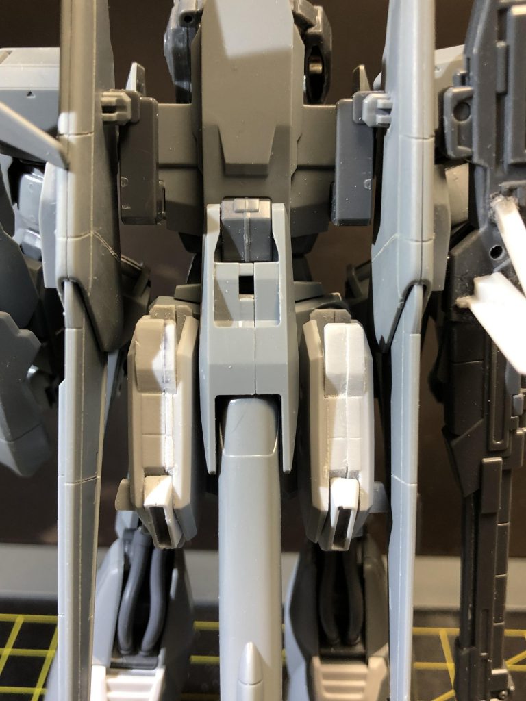 変形時にも干渉しないようパーツを切り詰めて合わせました。