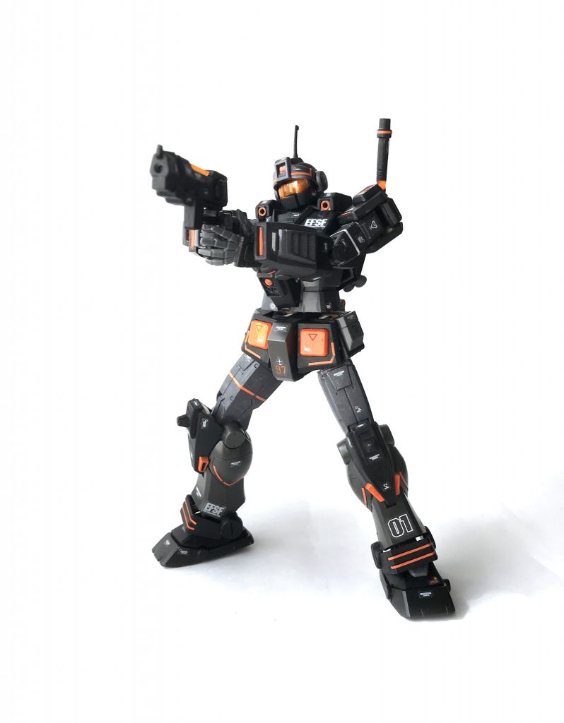 メイン火器のパワードハンドガン。圧縮ビームにすることでエネルギー効率の最大化を狙った。