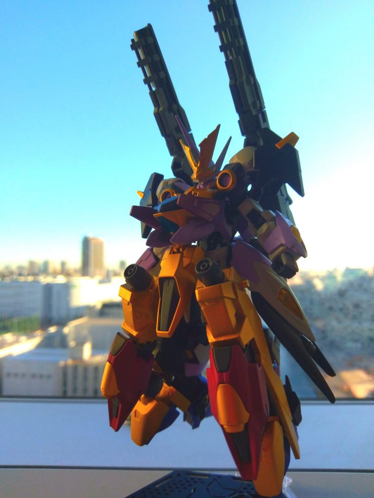 夕陽を背景に。エモいです。