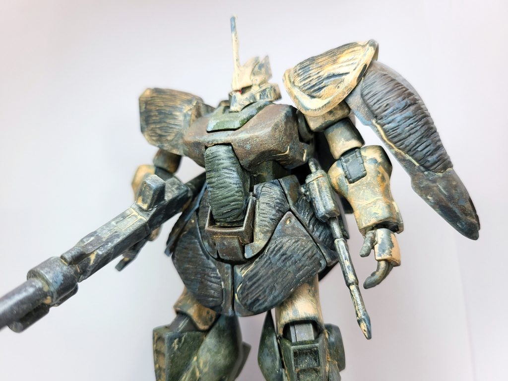 煽り視点から。
今回は目付きを悪くしていません。
カラーリングは陸戦型ゲルググをイメージしています。