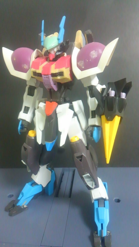 塗装前の工程この後塗装してもうフラウロスの面影なんてなくぱっと見ヴィダールベースと間違えられるレベル。だか忘れないで欲しいこいつはフラウロスベースである。