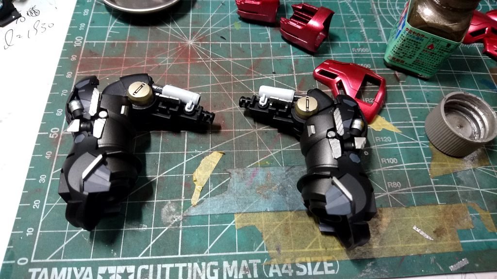 腕周り………シリンダー部にミラーフィニッシュ貼付
、各所部分塗、