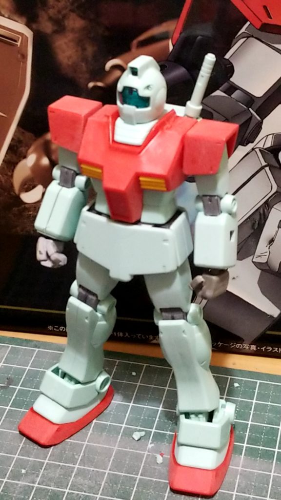 素組。
各所スジ彫りと胴体を少し延長、股関節を下方に下げたくらい。
ホント名キットだなあ。