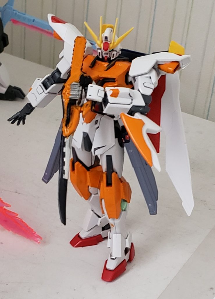 ライジングストライクとドッキングしてストライクサンシャイン
ドッキングすることでライジングストライクよりも飛行能力が大幅に上昇している。ウィングカッターにより飛行中、すれ違い様に敵を切り裂くことができる。
サンシャインキャリバーはサンカッターの三倍の切れ味を有しており、熱量が限界を超えてもヒートブレイクすることはないが、クールダウンするまでは切れ味が少し下がるという欠点がある。