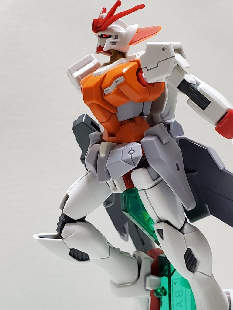 ツインアイは採光出来るので黒だけ塗って、後はクリアパーツのままにしてあります。