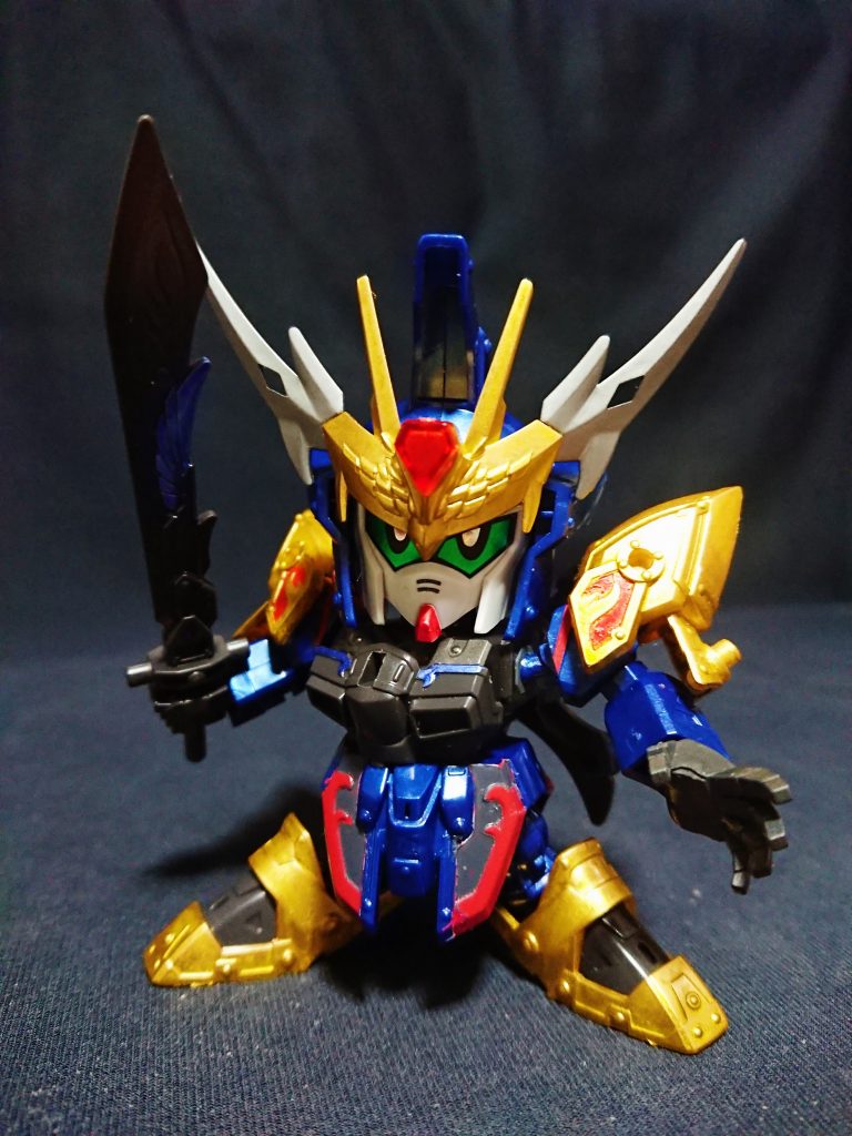 ただ普通に作るだけではつまらないので、[曹操](https://gumpla.jp/sd/85612)へのパーツ譲渡のように盾を[曹仁](https://gumpla.jp/sd/328315)に、翼(マント)を[曹洪](https://gumpla.jp/sd/329145)に譲渡して完全体にしました。
これで全ての身ぐるみを剥がされ素っぴんです。