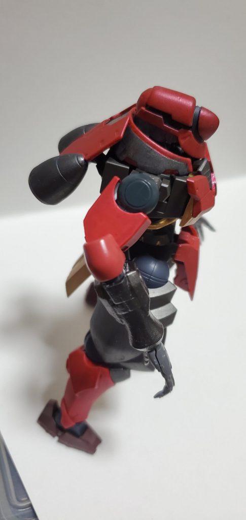 肘を曲げてから捻りもできます。