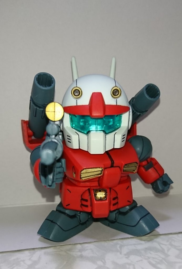 肘の可動と肩の可動でライフルを構えるポーズも決まります🔫
腰は驚異の干渉無し360度回転！