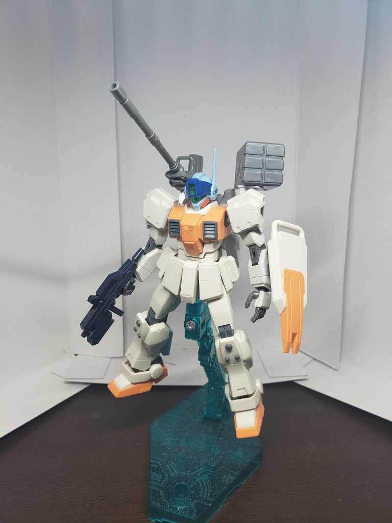 塗装前の状態。
ヘイズルの両腕がいい感じにマッシブ感を出してくれたので、このままでもいいかな?って少し思ってしまいました。
