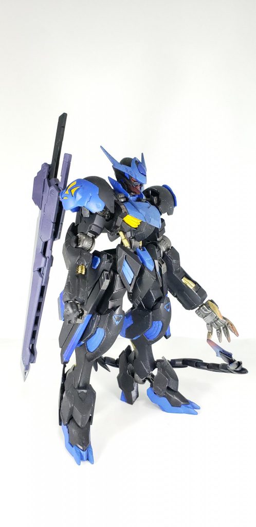 ガンダムマーカーエアブラシシステムを使って全塗装しました。