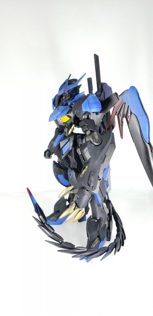  煌・ギラーガの尻尾、ディステニーのウイング等ミキシングで作ってます。