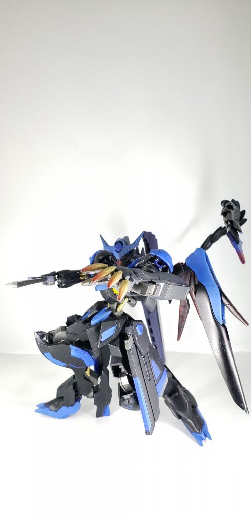 爪、テイルソードの先端を血がついたように赤く塗装してみました。
初めてやってみましたが、結構きれいになって個人的には好きなポイントです。