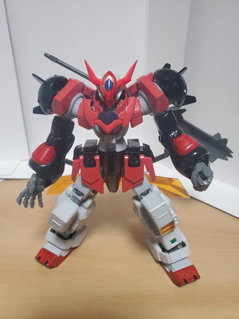 機体名:紅悪鬼(アカオニ)
ダイバー名:コウ
ドージと同い年で同級生。その繋がりでオーガとも出会い、彼に憧れている。しかし、若干ひねくれた性格をしており、それを表に出すことはない。
本気や頑張ることに対して、ダサいと言ってしまう付き合いづらいタイプだが、ダイバーとしての実力は確かなもの。
ダイバーエースを駆るリクと同程度の実力を持ち、当時の愛機であるヘイズル改で第一回、第二回共に有志連合に参加していた。