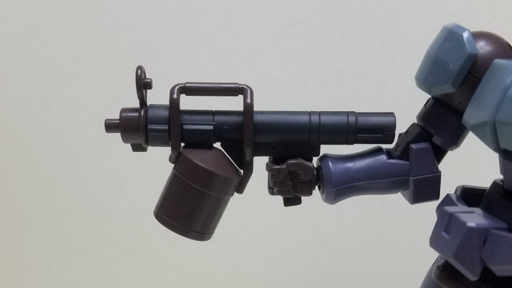 ありそうでなかった105㎜ショートマシンガン。バレル部分を切って銃口パーツをくっつけただけのもの。 