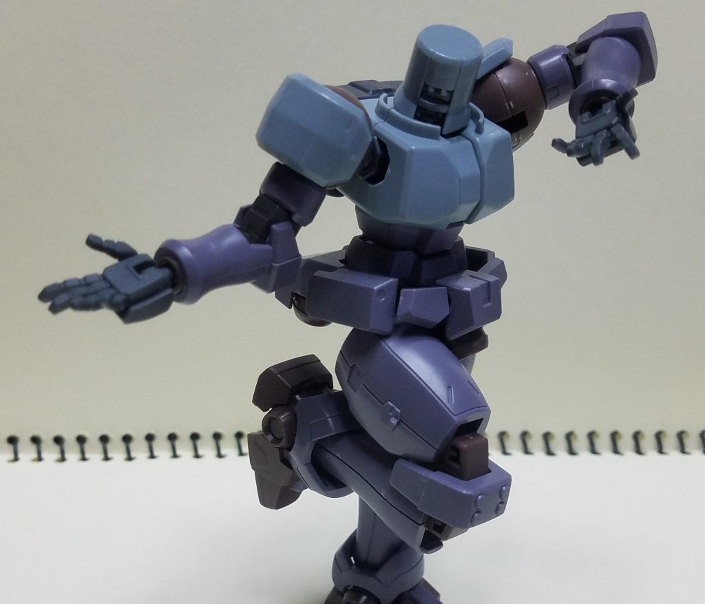 ヒェッ…‼️間違っても喧嘩売るなよやりたかった有名なネタ。貫手がなかったのでビルドナックルの平手で代用しました。 