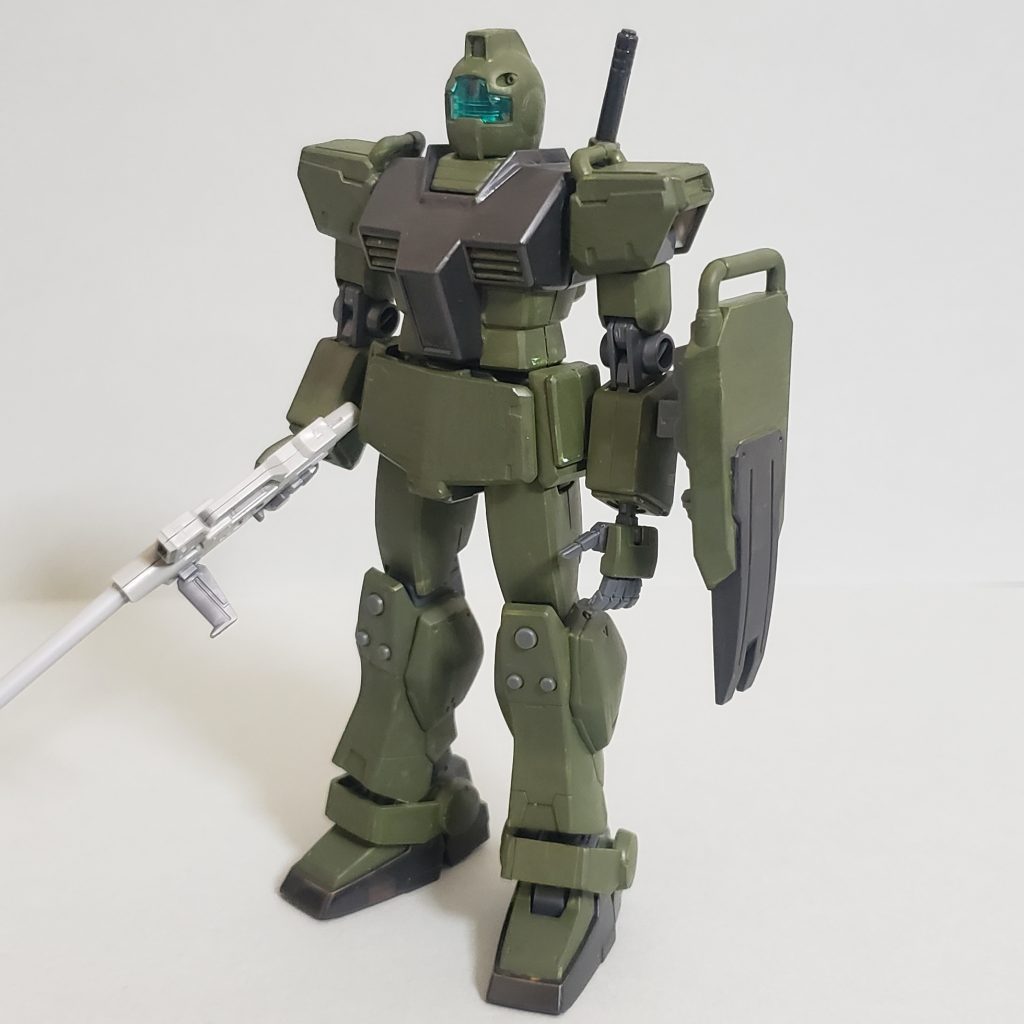 ジムスナイパーが手に入らなかったので通常のジムと陸戦型、ジム改を混ぜてそれっぽく。