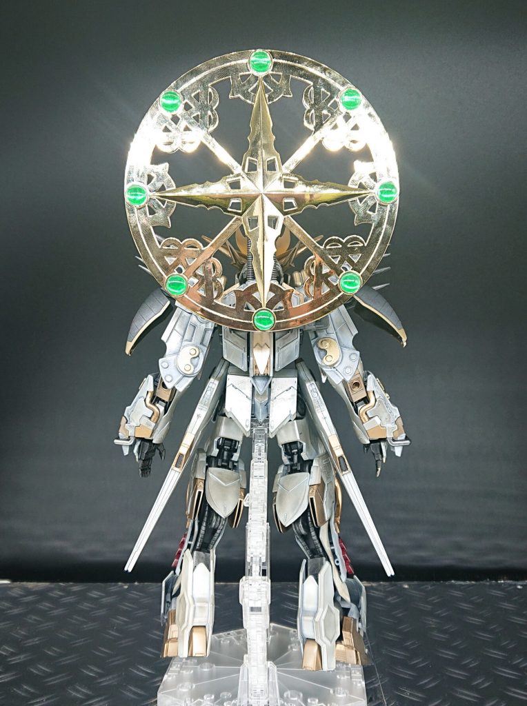 初代大将軍と言えば「八紘の光輪(はっこうのこうりん)」が目立ちます
(写真指紋だらけでスミマセン💦)