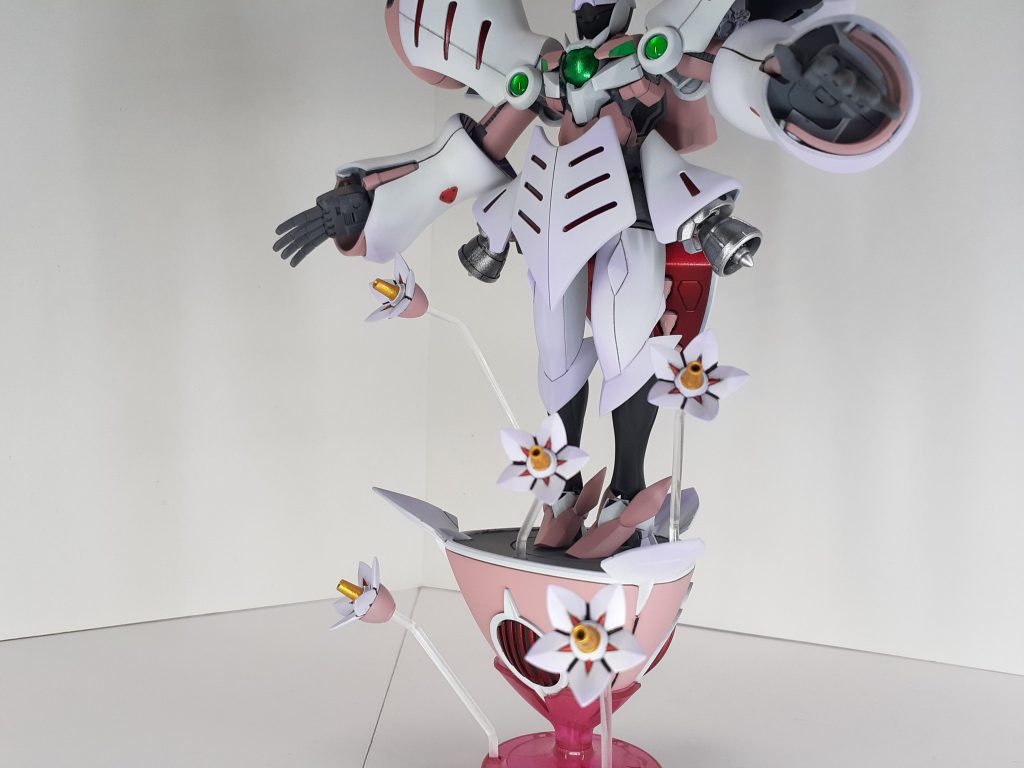 ファルシアのファンネルも塗り分けてます