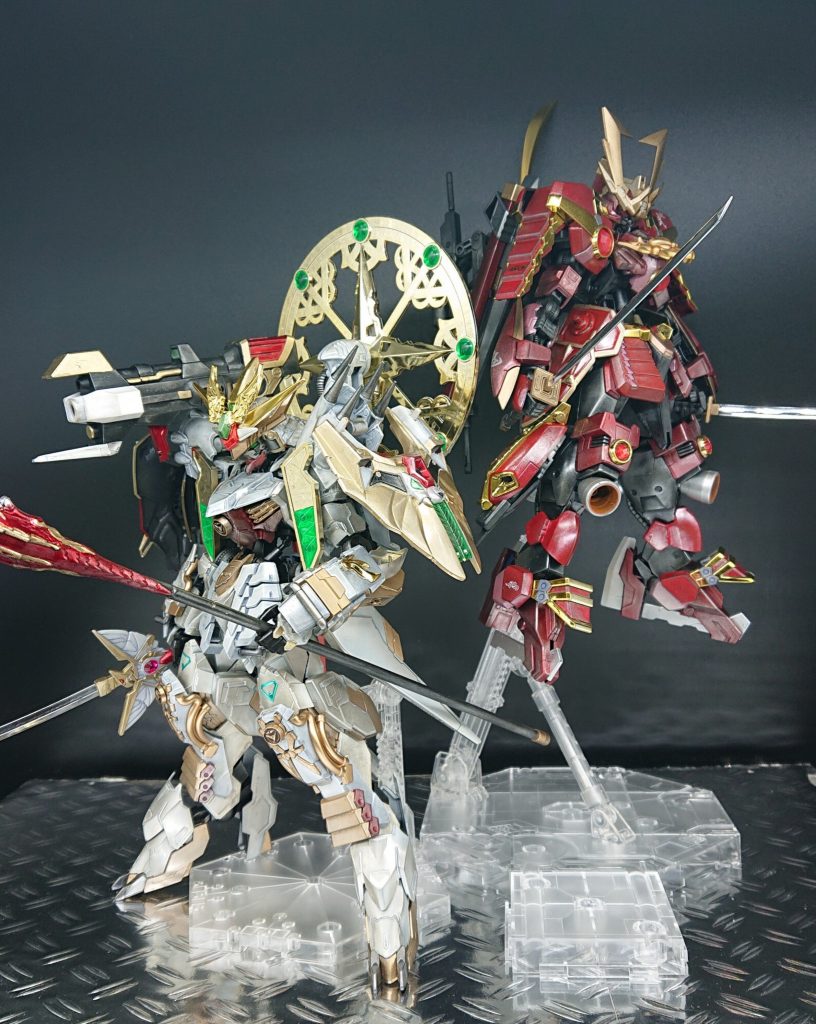 ブシドーヴィダールとツーショット。
我が家の紅白五月人形です。