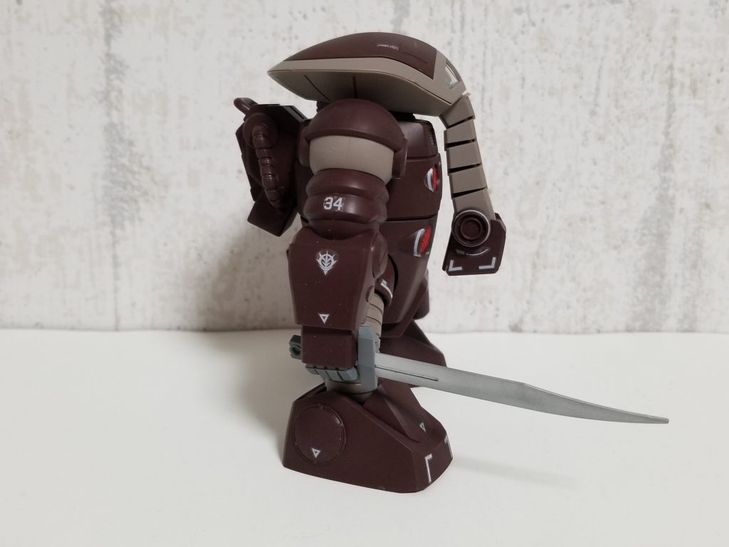 特徴的なMSV仕様の右手。
マーキングシールは老眼との闘いです(自爆)