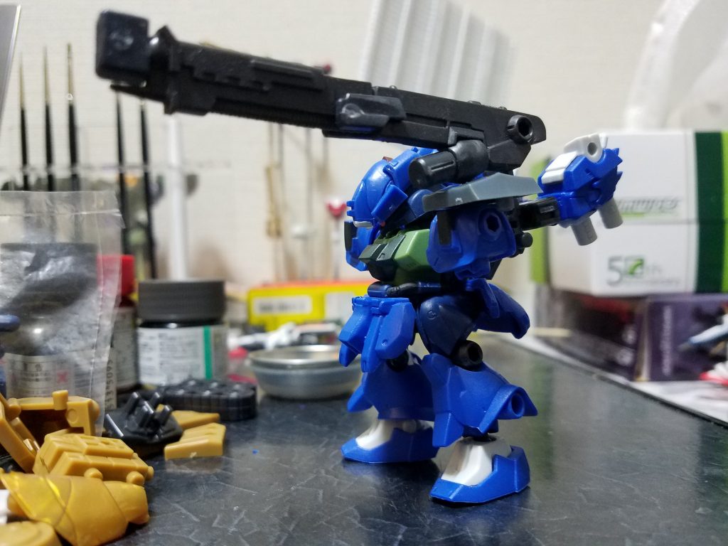 ここからは製作工程になります。

最初は頭の中にあるイメージに合わせて、少しずつ形にしてます。