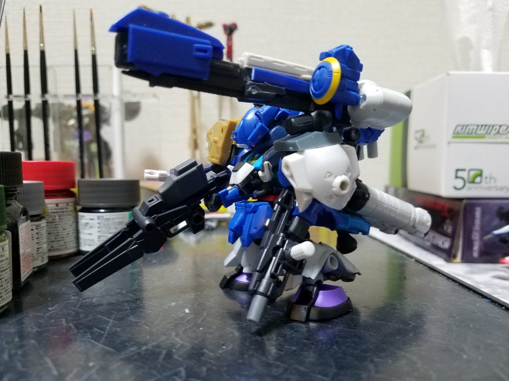 組み換えや切り貼りで、形になりました。
ここから塗装に入ります。
今回はメインカラーのサンドイエローのスプレーが見付からず、9割筆塗りでした。