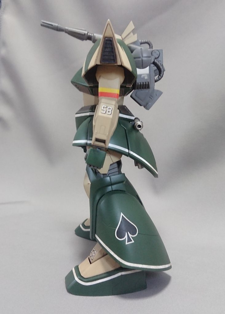 横から。マーキングがいい味出してます。昔から作ってみたかった機体をようやく作ることが出来ました。