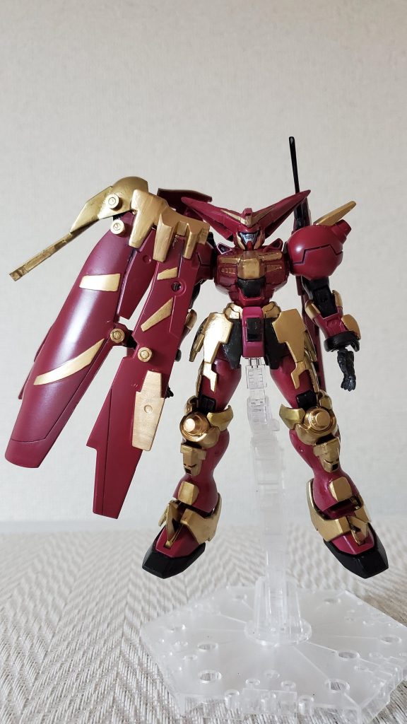 正面からはこんな感じです👍
マスターガンダム2機使いマントも開閉可能にしました。