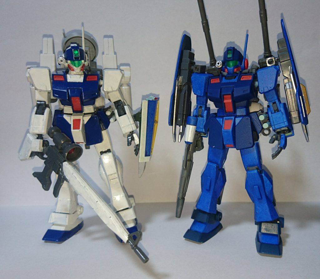 以前作成したジムスナイパーⅡ(ホワイトディンゴ隊)と並べてました。
ベースが同じ機体なので、この2体は兄弟機になりますね。