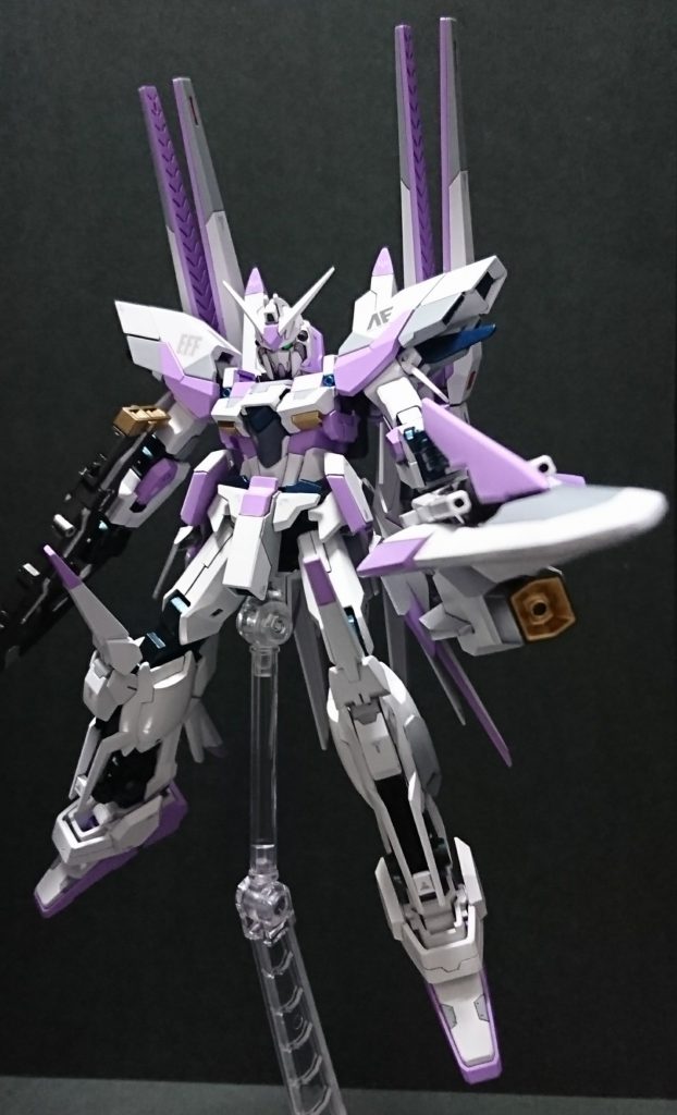 ハイメガキャノン
説明書にビームサービルの柄がビーム砲の砲身にもなると書いてあったので、ピンバイス穴を開けました。