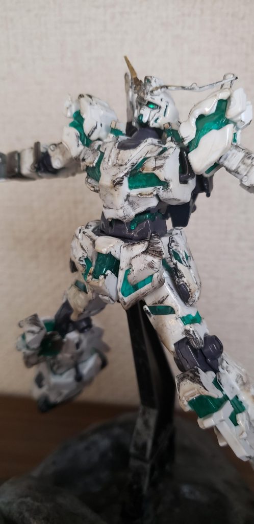 全体的にライターで炙り表現しています。