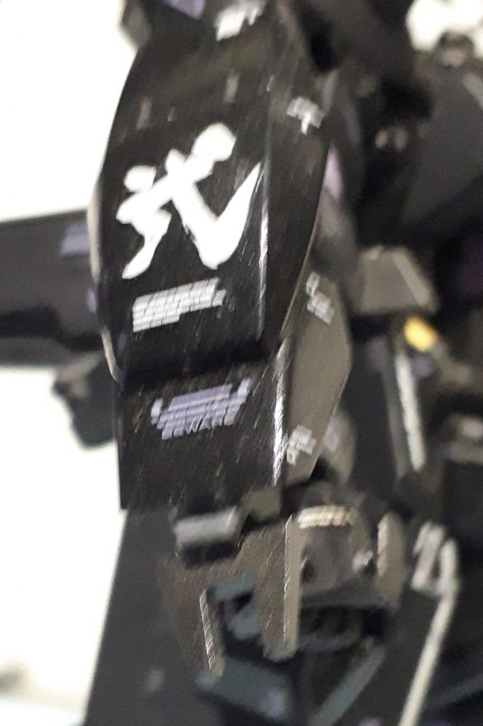 腕部アンカー:こちらもジャンク屋から購入した物で仕事用。