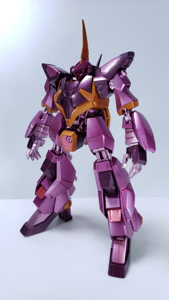 一見カラーリング以外は普通のバーザムだが…