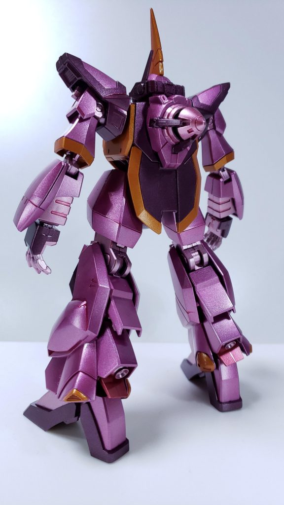 なんと背中にはGNドライヴを搭載!