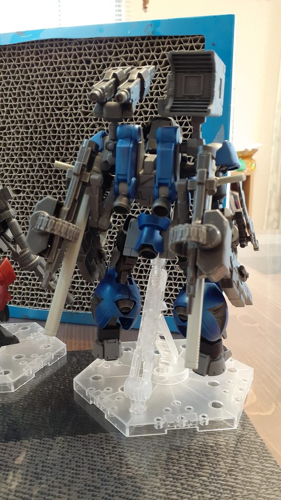 背面。