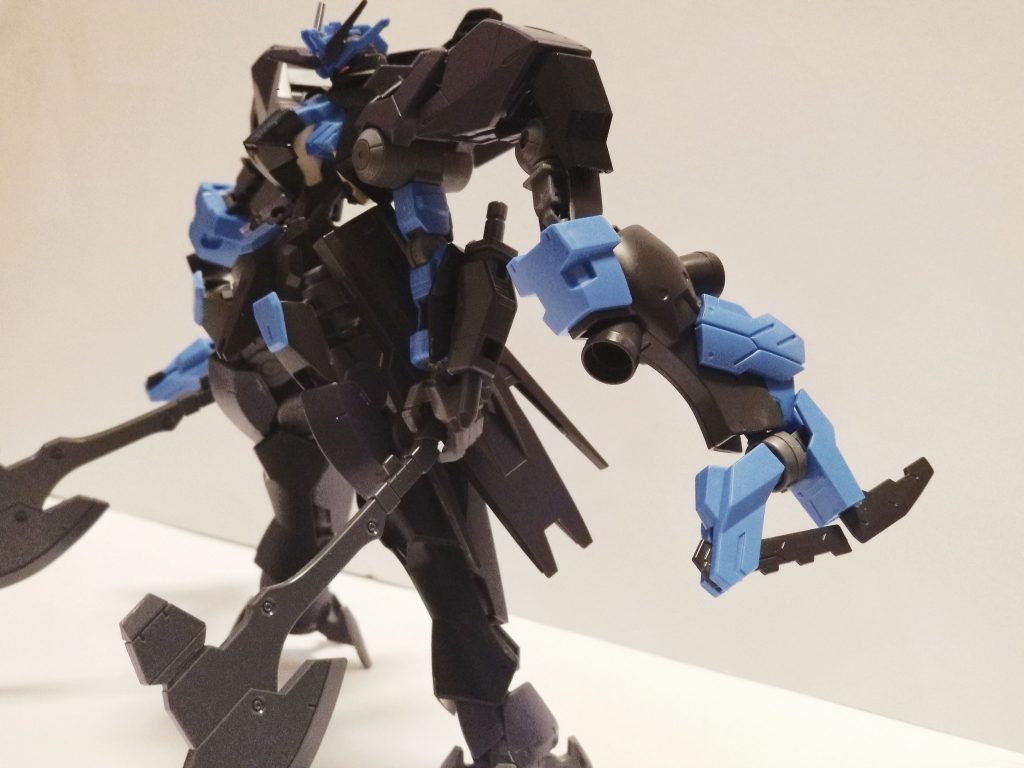 サブアーム？足？も一応展開可能。
ロマン武器すぎる、、、。