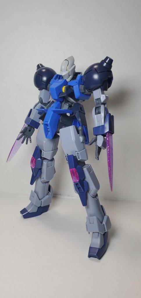 グレイズの胴体が短めなので、ディナイアルの脚がより長く見えます。